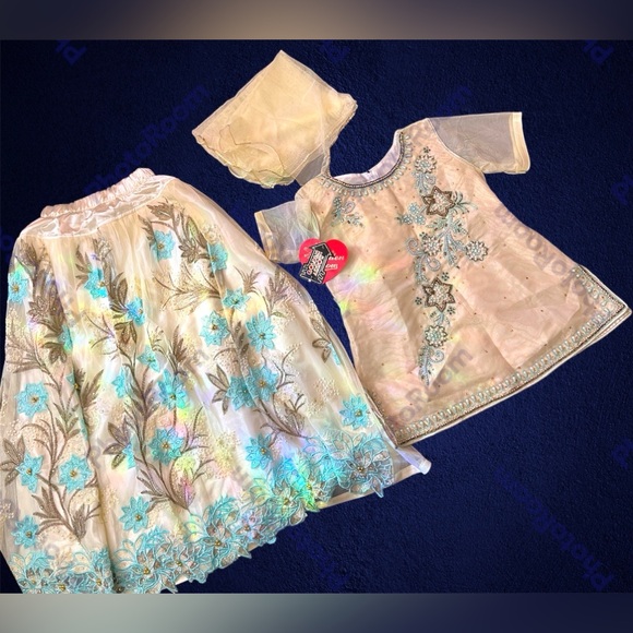 NEW lehenga girls size 8/10 Medium BUST 32 - Picture 1 of 11